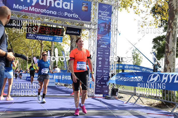 Buy your photos of the eventMeia Maratona Porto 2019 on Fotop