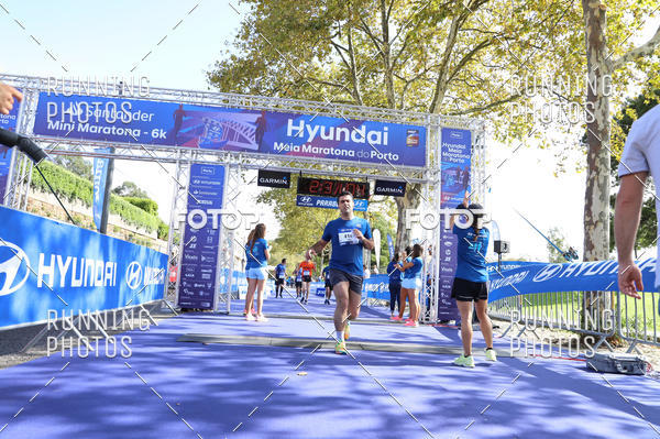 Buy your photos of the eventMeia Maratona Porto 2019 on Fotop