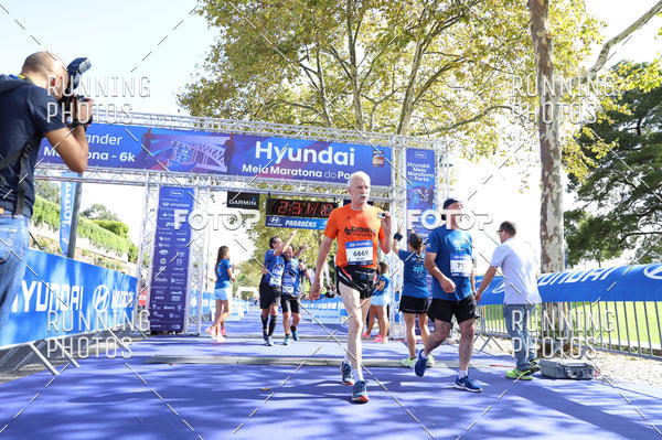 Buy your photos of the eventMeia Maratona Porto 2019 on Fotop