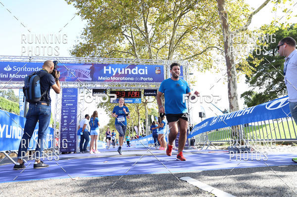 Buy your photos of the eventMeia Maratona Porto 2019 on Fotop