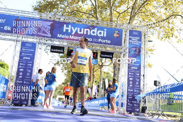 Buy your photos of the eventMeia Maratona Porto 2019 on Fotop