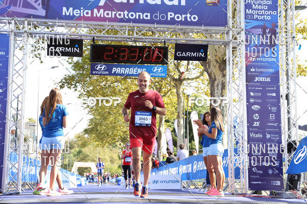 Buy your photos of the eventMeia Maratona Porto 2019 on Fotop