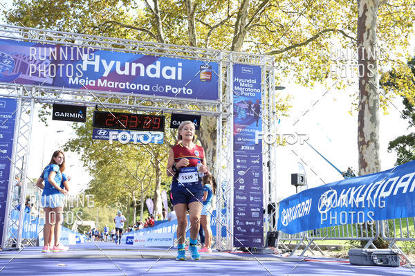 Buy your photos of the eventMeia Maratona Porto 2019 on Fotop
