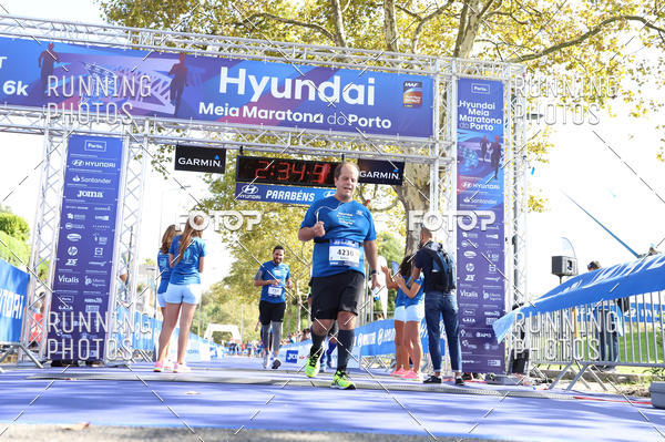 Buy your photos of the eventMeia Maratona Porto 2019 on Fotop