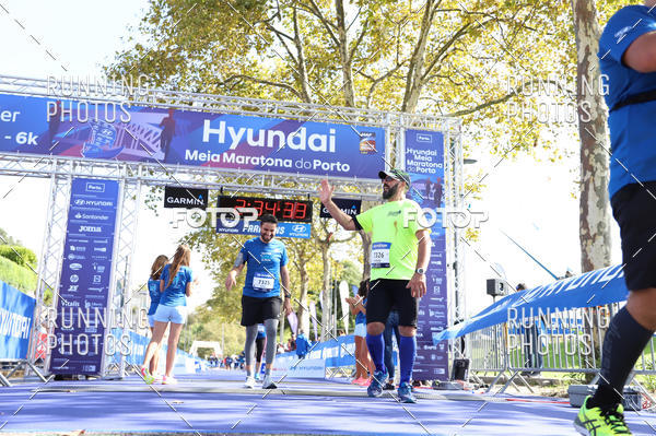 Buy your photos of the eventMeia Maratona Porto 2019 on Fotop