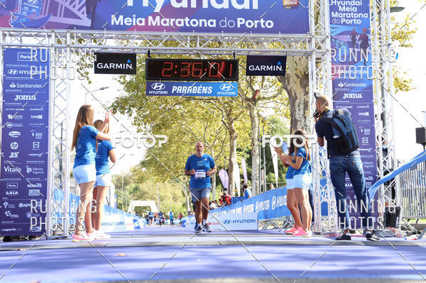 Buy your photos of the eventMeia Maratona Porto 2019 on Fotop