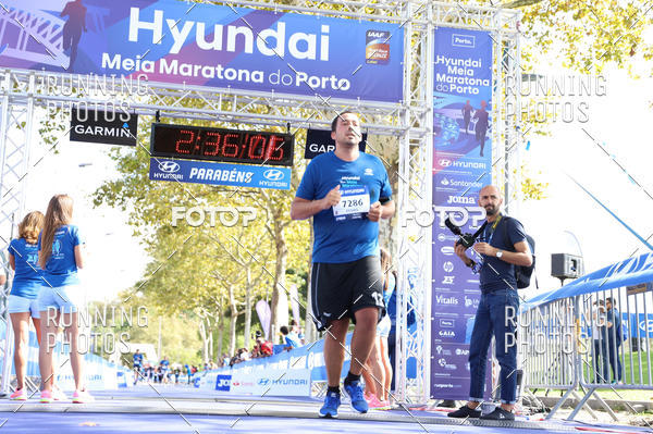 Buy your photos of the eventMeia Maratona Porto 2019 on Fotop