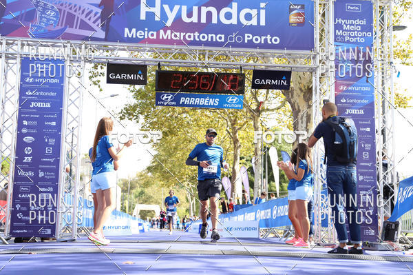 Buy your photos of the eventMeia Maratona Porto 2019 on Fotop