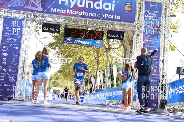 Buy your photos of the eventMeia Maratona Porto 2019 on Fotop