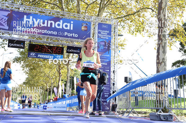 Buy your photos of the eventMeia Maratona Porto 2019 on Fotop