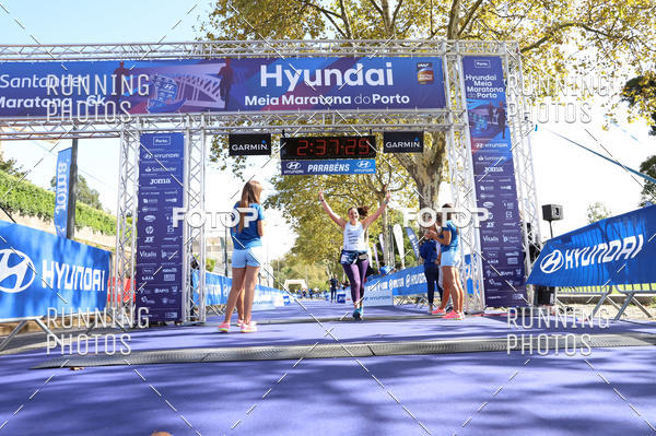 Buy your photos of the eventMeia Maratona Porto 2019 on Fotop