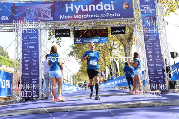 Buy your photos of the eventMeia Maratona Porto 2019 on Fotop