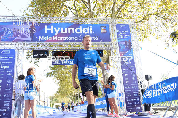 Buy your photos of the eventMeia Maratona Porto 2019 on Fotop
