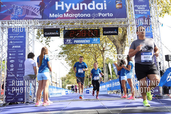 Buy your photos of the eventMeia Maratona Porto 2019 on Fotop