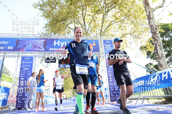 Buy your photos of the eventMeia Maratona Porto 2019 on Fotop