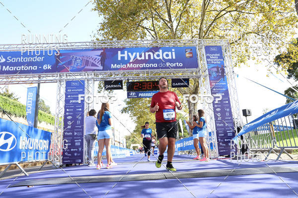 Buy your photos of the eventMeia Maratona Porto 2019 on Fotop