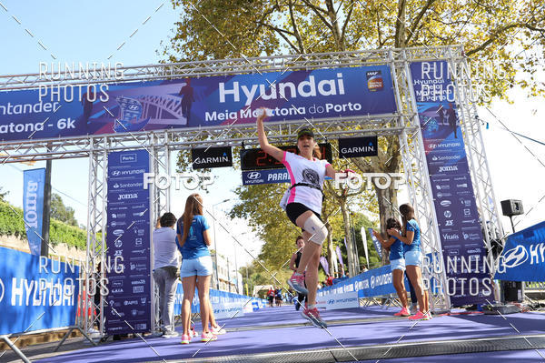 Buy your photos of the eventMeia Maratona Porto 2019 on Fotop