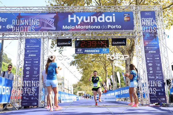 Buy your photos of the eventMeia Maratona Porto 2019 on Fotop