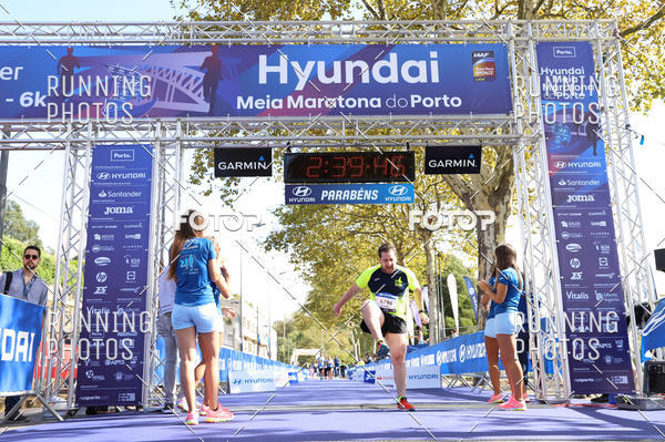 Buy your photos of the eventMeia Maratona Porto 2019 on Fotop