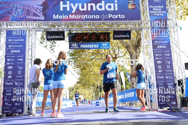 Buy your photos of the eventMeia Maratona Porto 2019 on Fotop