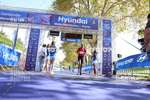 Buy your photos of the eventMeia Maratona Porto 2019 on Fotop