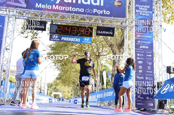 Buy your photos of the eventMeia Maratona Porto 2019 on Fotop
