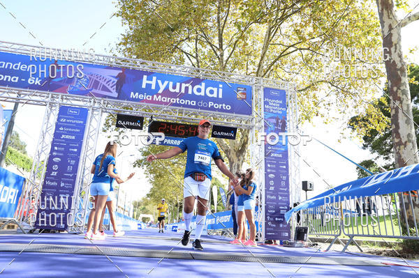 Buy your photos of the eventMeia Maratona Porto 2019 on Fotop