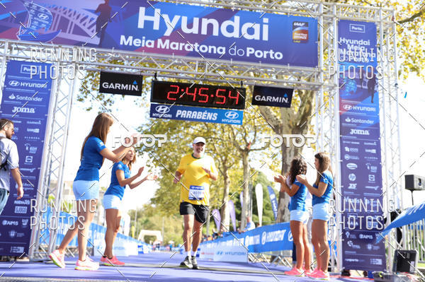 Buy your photos of the eventMeia Maratona Porto 2019 on Fotop