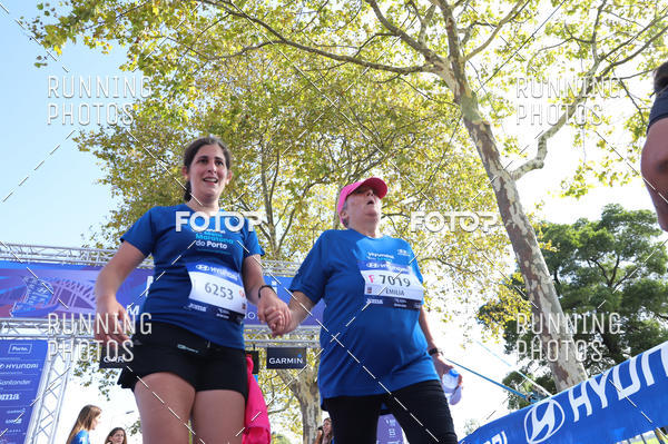 Buy your photos of the eventMeia Maratona Porto 2019 on Fotop