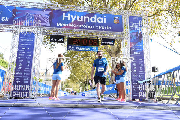 Buy your photos of the eventMeia Maratona Porto 2019 on Fotop