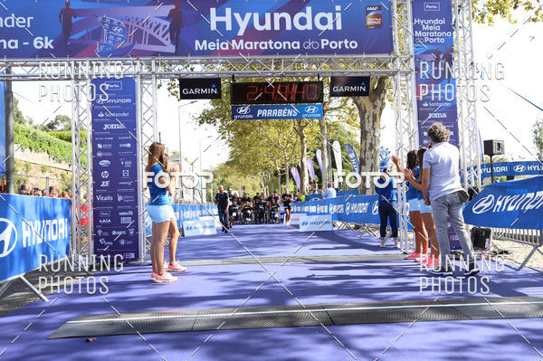 Buy your photos of the eventMeia Maratona Porto 2019 on Fotop