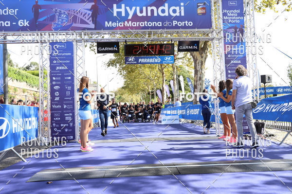 Buy your photos of the eventMeia Maratona Porto 2019 on Fotop