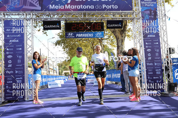 Buy your photos of the eventMeia Maratona Porto 2019 on Fotop