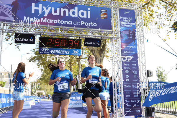 Buy your photos of the eventMeia Maratona Porto 2019 on Fotop