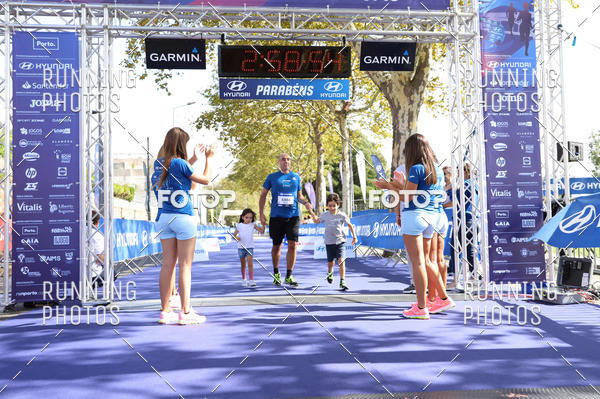 Buy your photos of the eventMeia Maratona Porto 2019 on Fotop