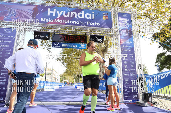 Buy your photos of the eventMeia Maratona Porto 2019 on Fotop