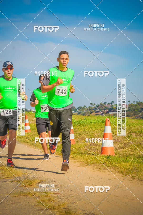 Achetez vos photos de l'vnementCorrida Hangar 942 sur Fotop