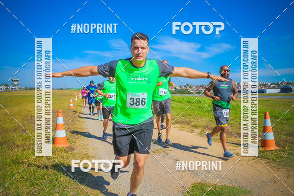 Achetez vos photos de l'vnementCorrida Hangar 942 sur Fotop