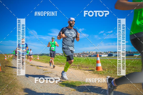 Achetez vos photos de l'vnementCorrida Hangar 942 sur Fotop