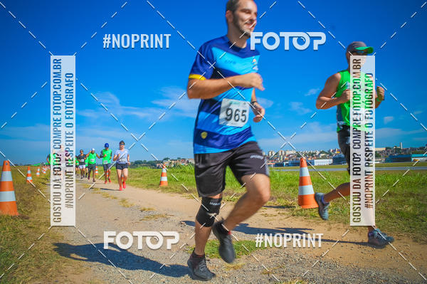 Achetez vos photos de l'vnementCorrida Hangar 942 sur Fotop