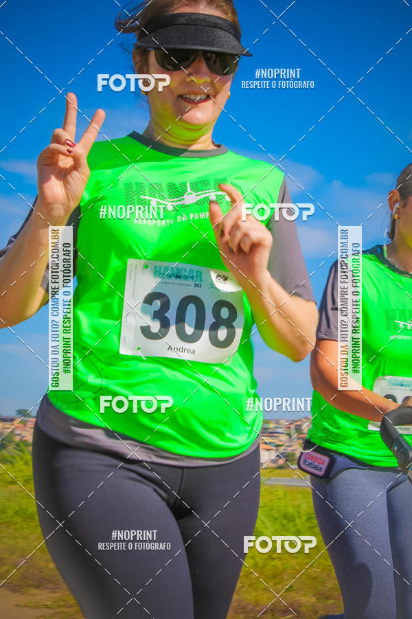 Achetez vos photos de l'vnementCorrida Hangar 942 sur Fotop