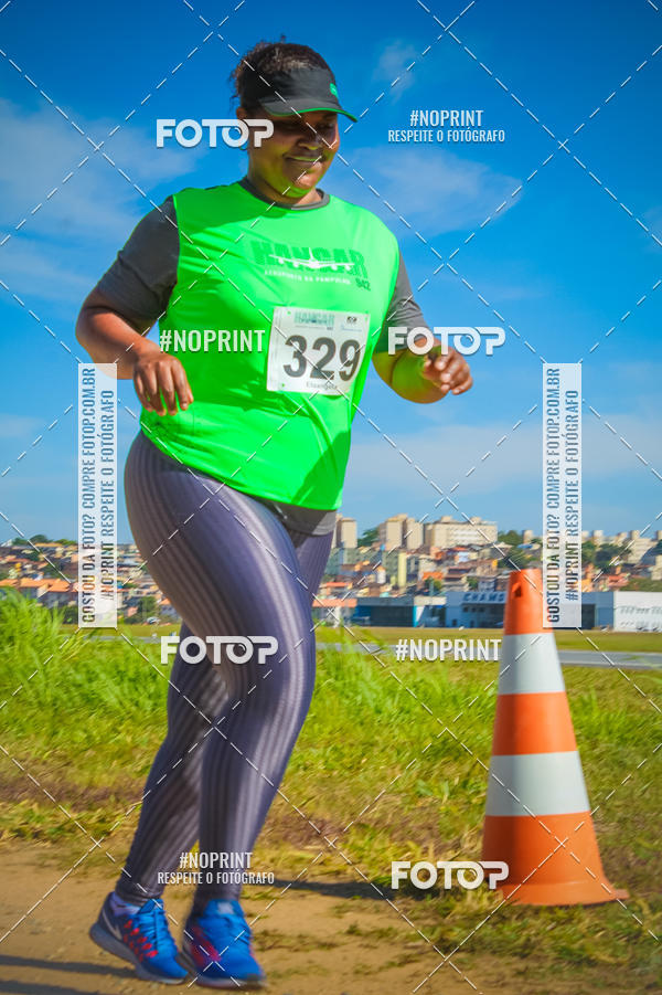 Achetez vos photos de l'vnementCorrida Hangar 942 sur Fotop