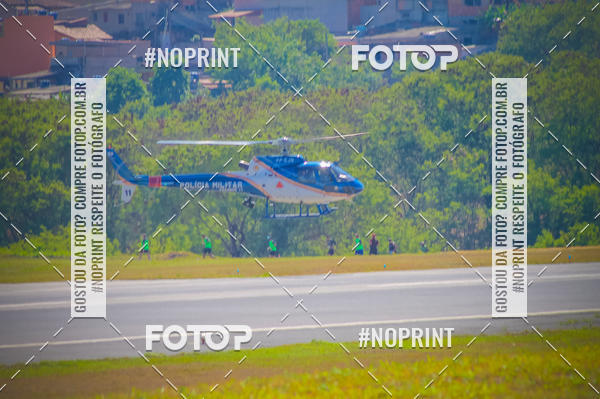 Achetez vos photos de l'vnementCorrida Hangar 942 sur Fotop