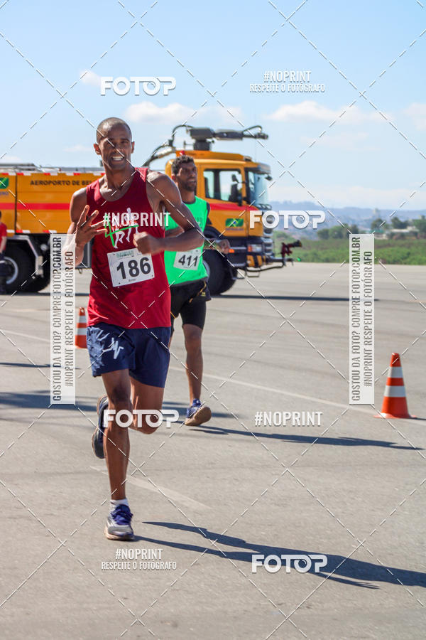 Achetez vos photos de l'vnementCorrida Hangar 942 sur Fotop
