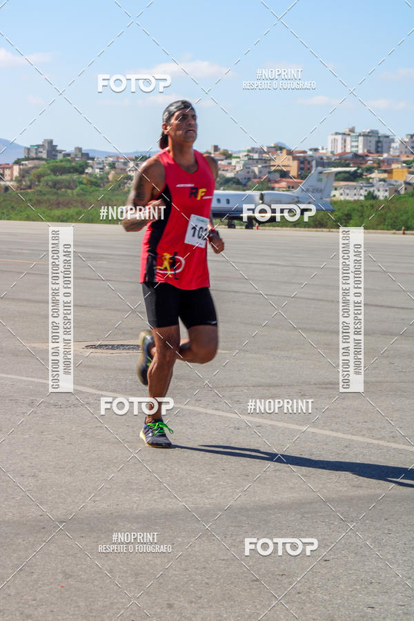 Achetez vos photos de l'vnementCorrida Hangar 942 sur Fotop