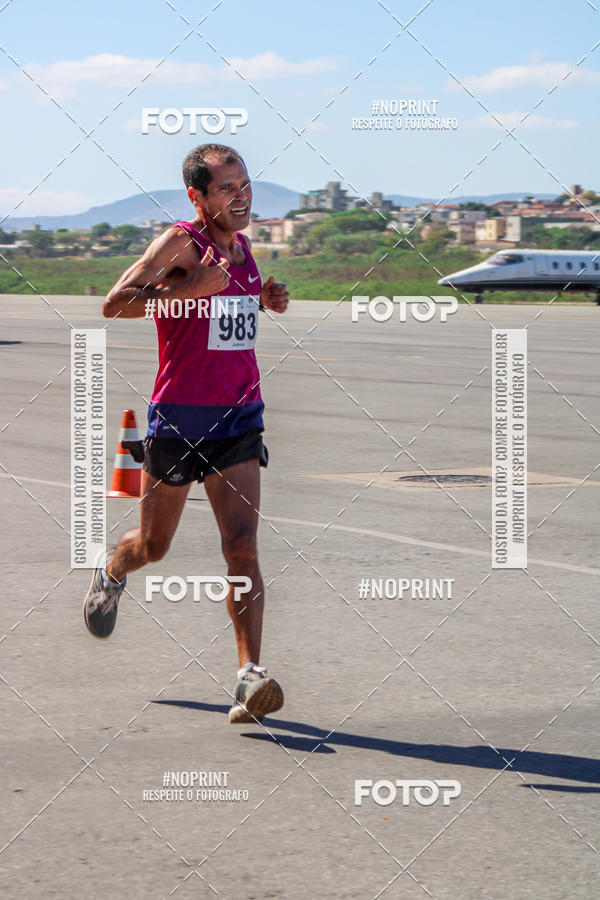 Achetez vos photos de l'vnementCorrida Hangar 942 sur Fotop