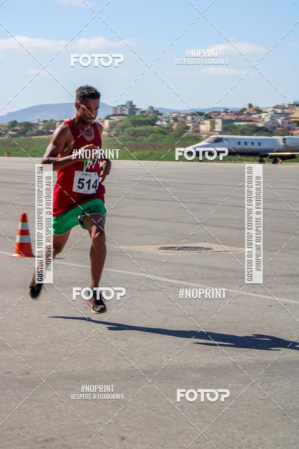 Achetez vos photos de l'vnementCorrida Hangar 942 sur Fotop