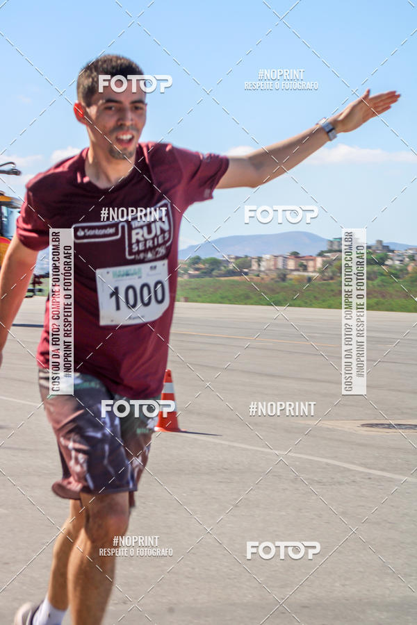 Compra tus fotos del eventoCorrida Hangar 942 En Fotop