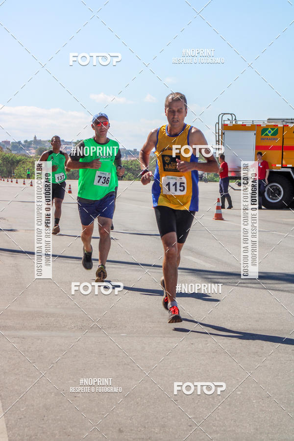 Compra tus fotos del eventoCorrida Hangar 942 En Fotop