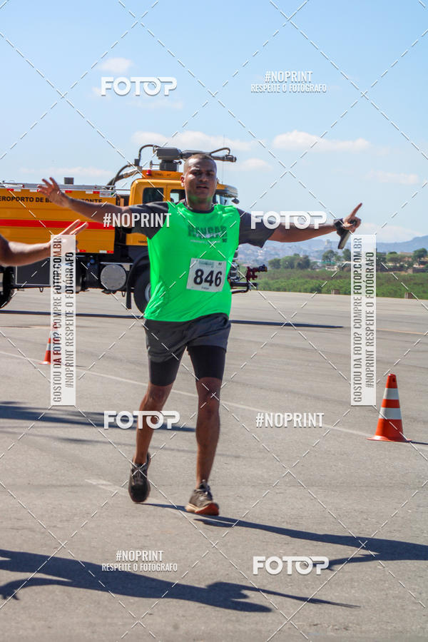 Buy your photos of the eventCorrida Hangar 942 on Fotop